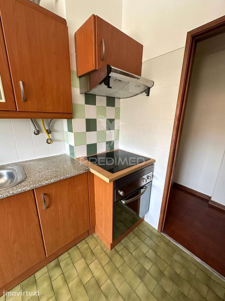VENDE-SE T2 – Zona do Liceu | Setúbal - Grande imagem: 2/26
