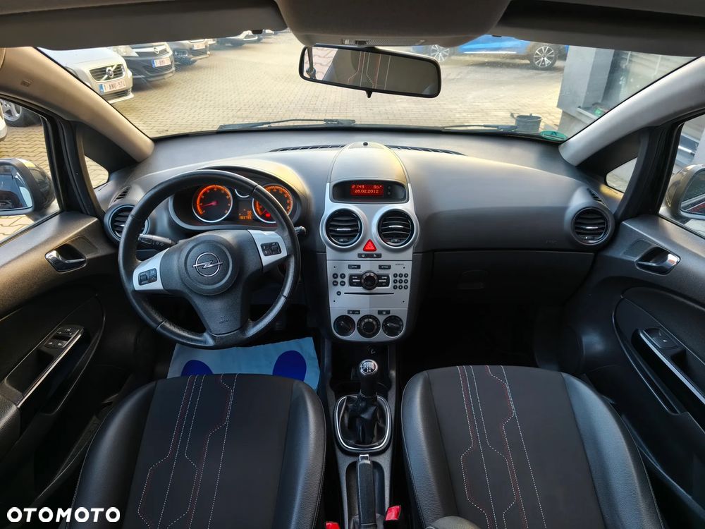 Opel Corsa 1.2 16V Cosmo - 6