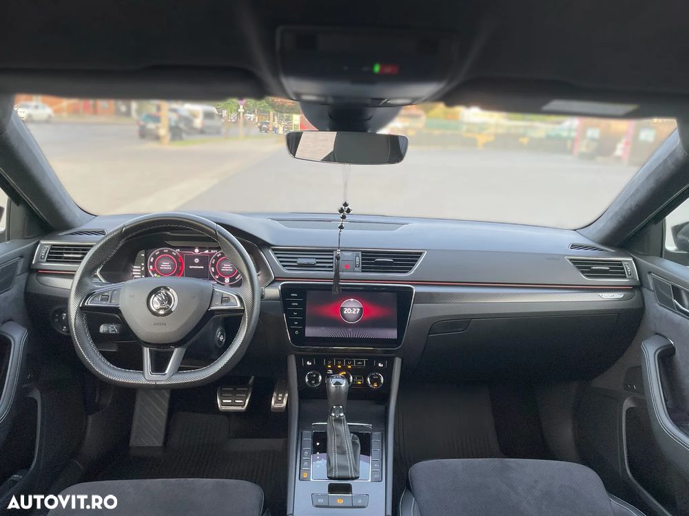 Skoda Superb 2.0 TDI DSG Sportline - 9