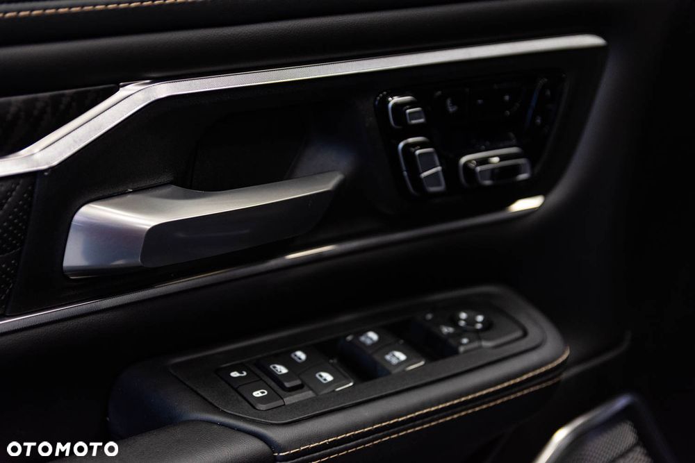 RAM 1500 Tungsten - 33