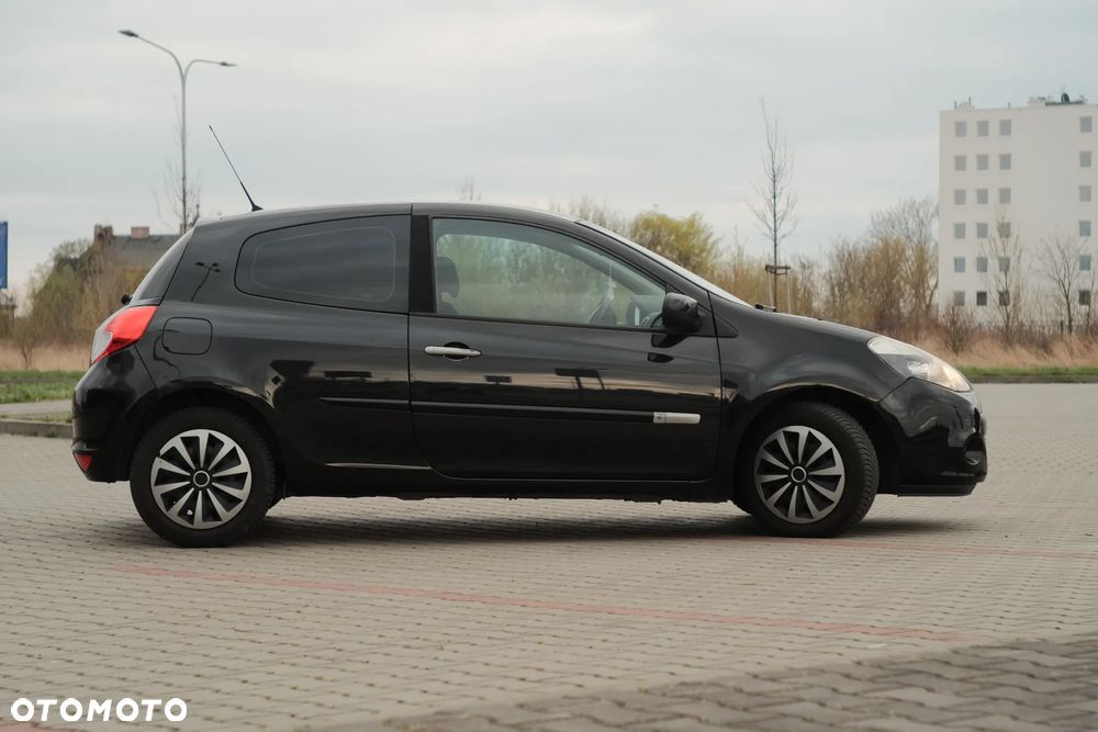 Renault Clio 1.2 16V Expression - 9