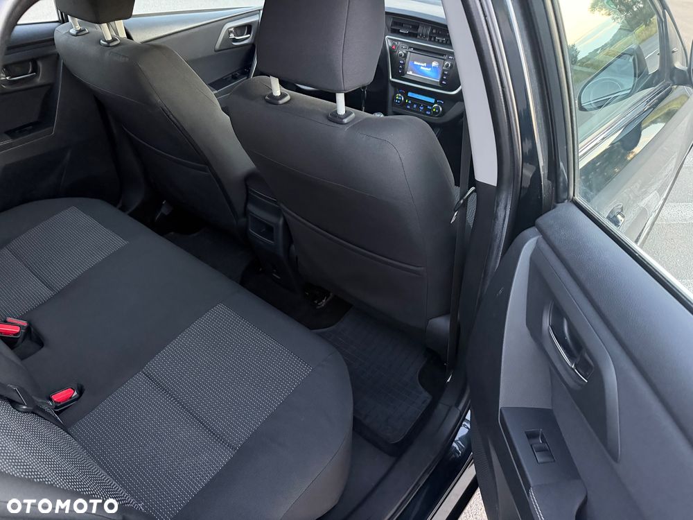 Toyota Auris 2.0 D-4D Dynamic - 12