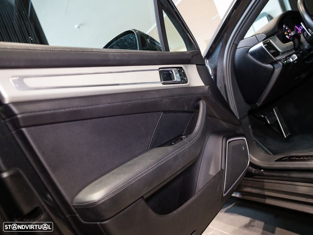 Porsche Panamera Sport Turismo 4 E-Hybrid Platinum Edition PDLS - 21