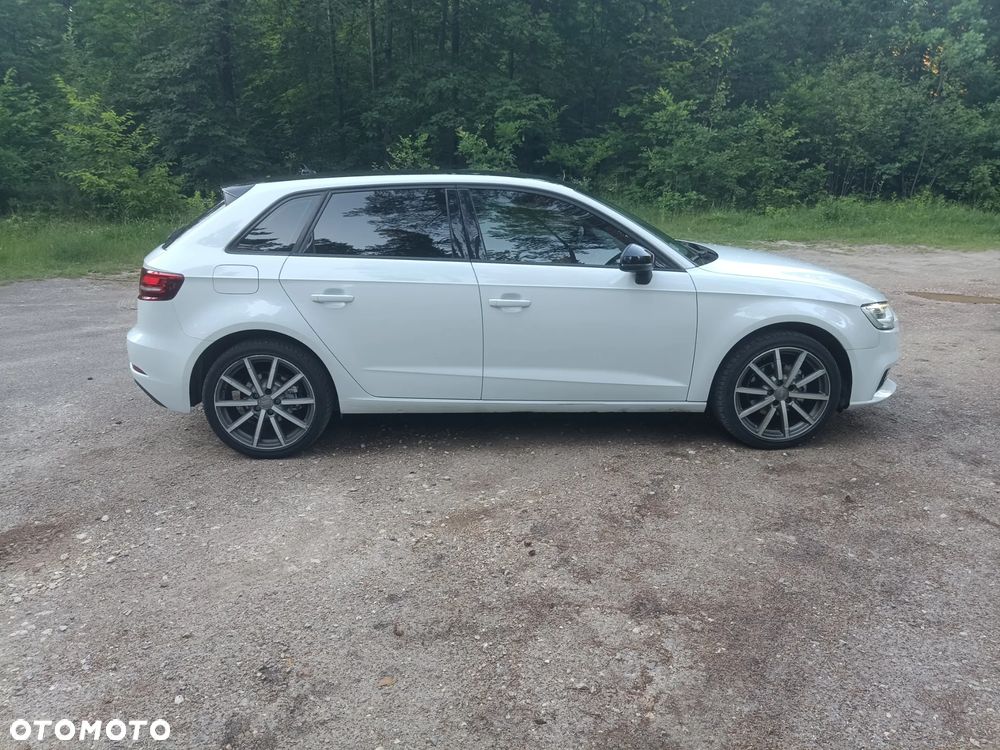 Audi A3 Sportback - 3