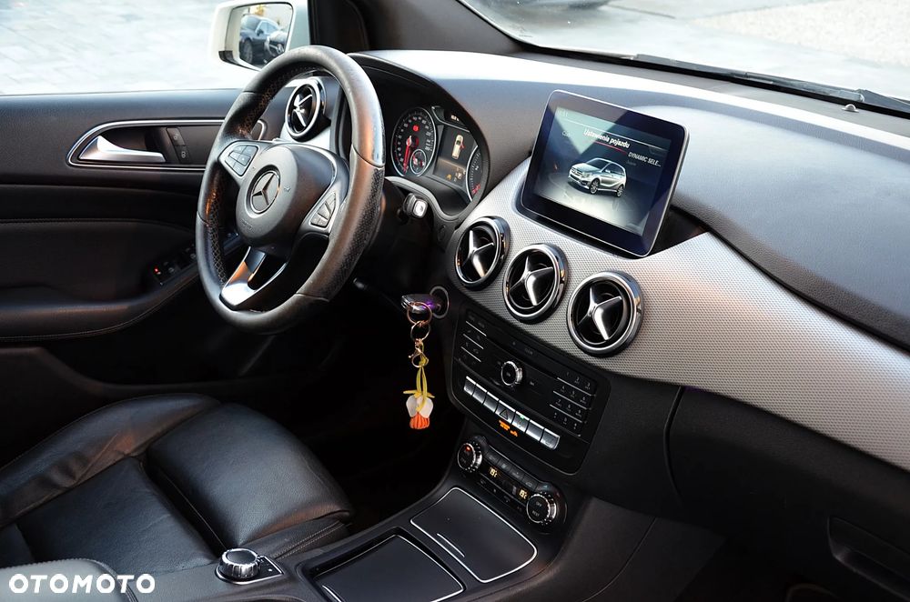 Mercedes-Benz Klasa B 180 d 7G-DCT SCORE - 20