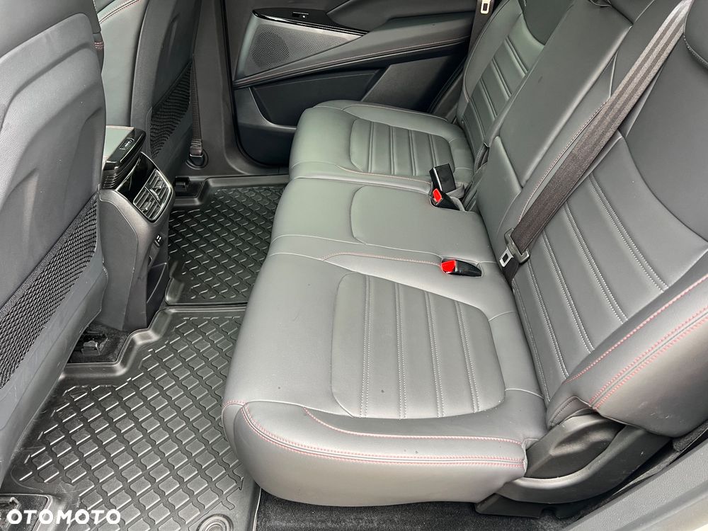 Maxus Euniq 6 - 32