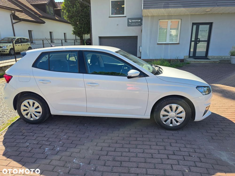 Skoda Fabia 1.0 Essence - 10