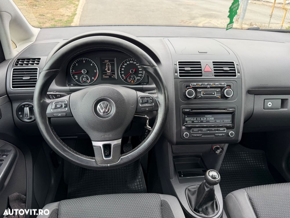VOLKSWAGEN Touran 2012 — imagine 9