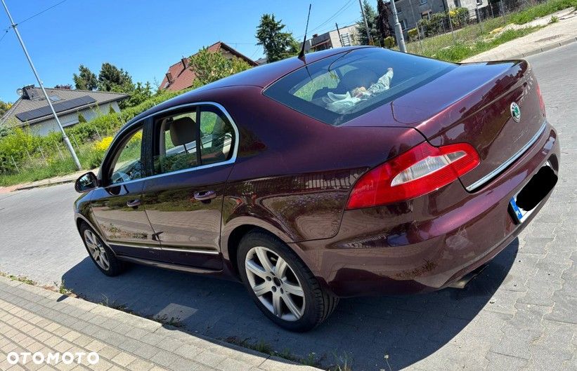 Skoda Superb 2.0 TDI Elegance DSG - 4