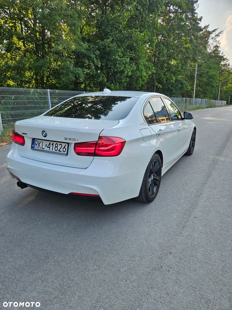 BMW Seria 3 330i xDrive - 3