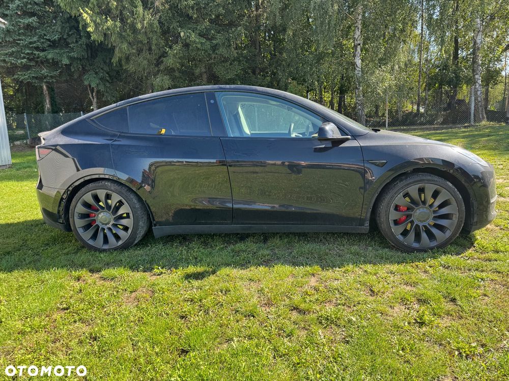 Tesla Model Y Performance Dual Motor AWD - 4