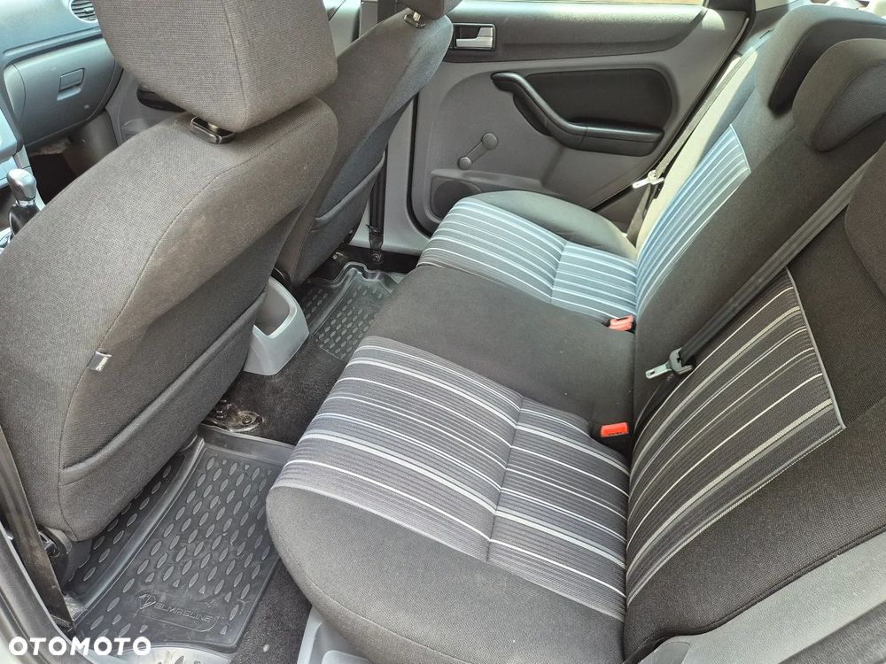 Ford Focus - 25
