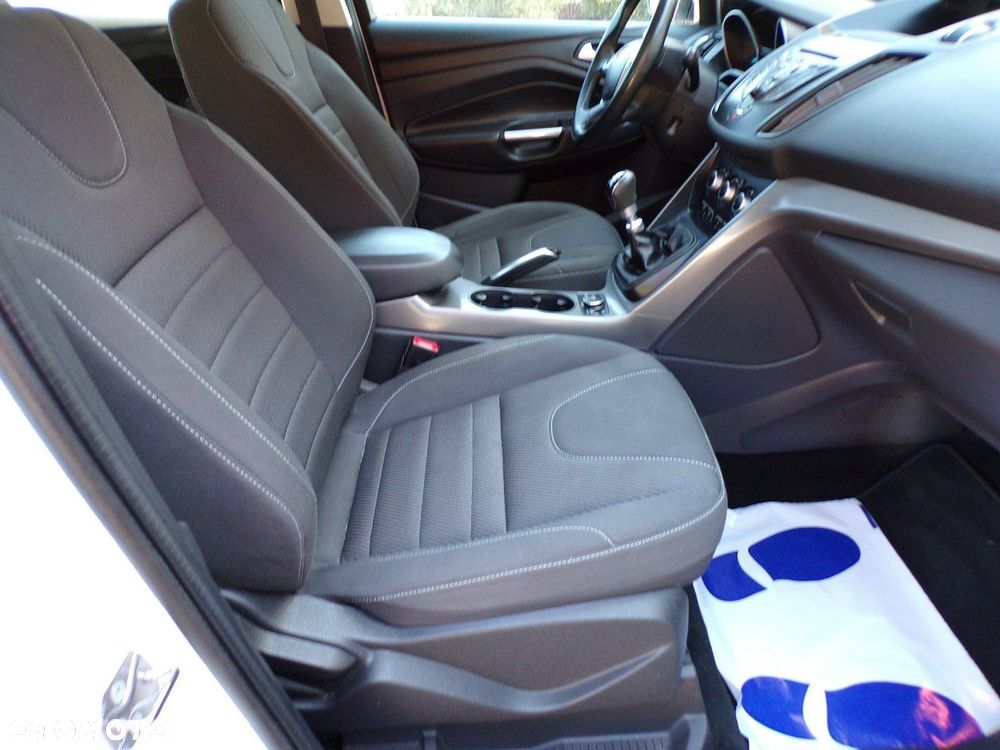 Ford Kuga - 31