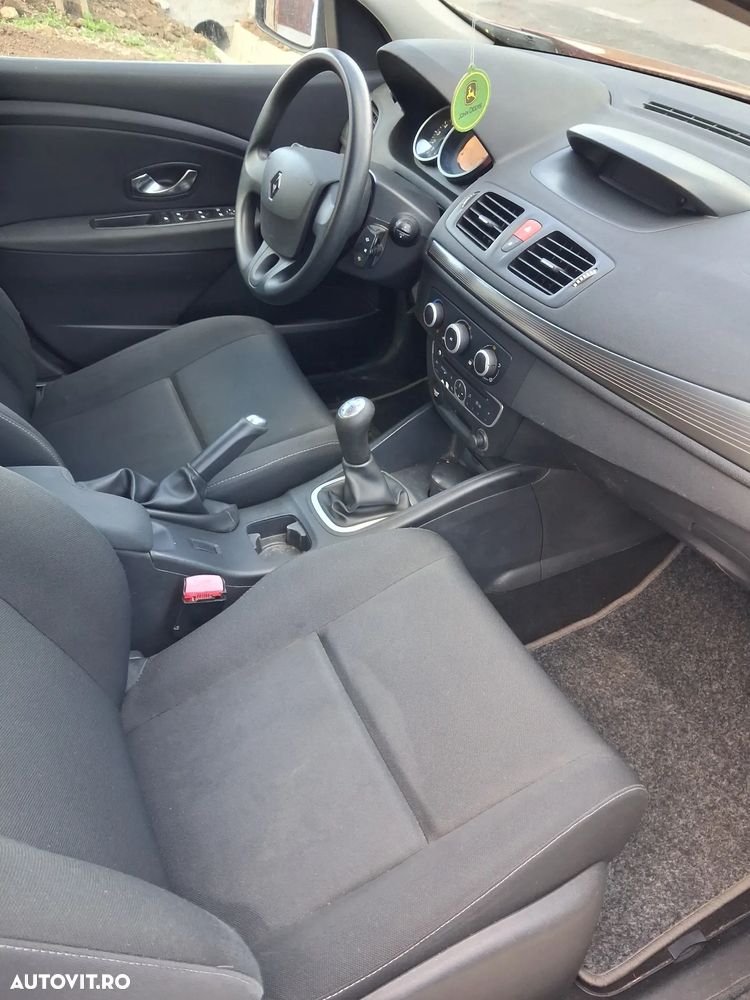 Renault Megane 1.6 16V 110 Paris - 9