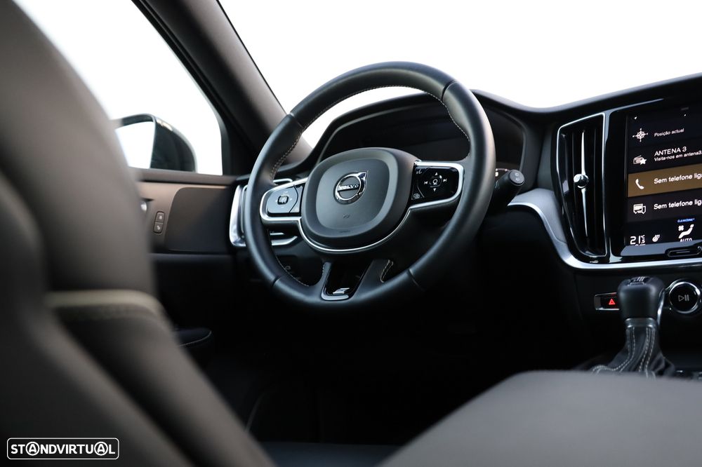 Volvo V60 2.0 D4 R-Design Geartronic - 19