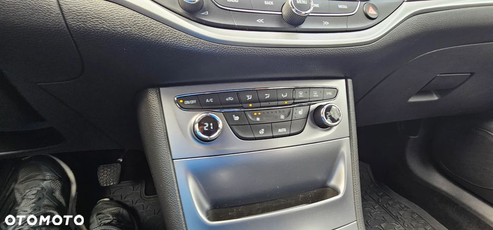 Opel Astra 1.6 CDTI Sport - 18