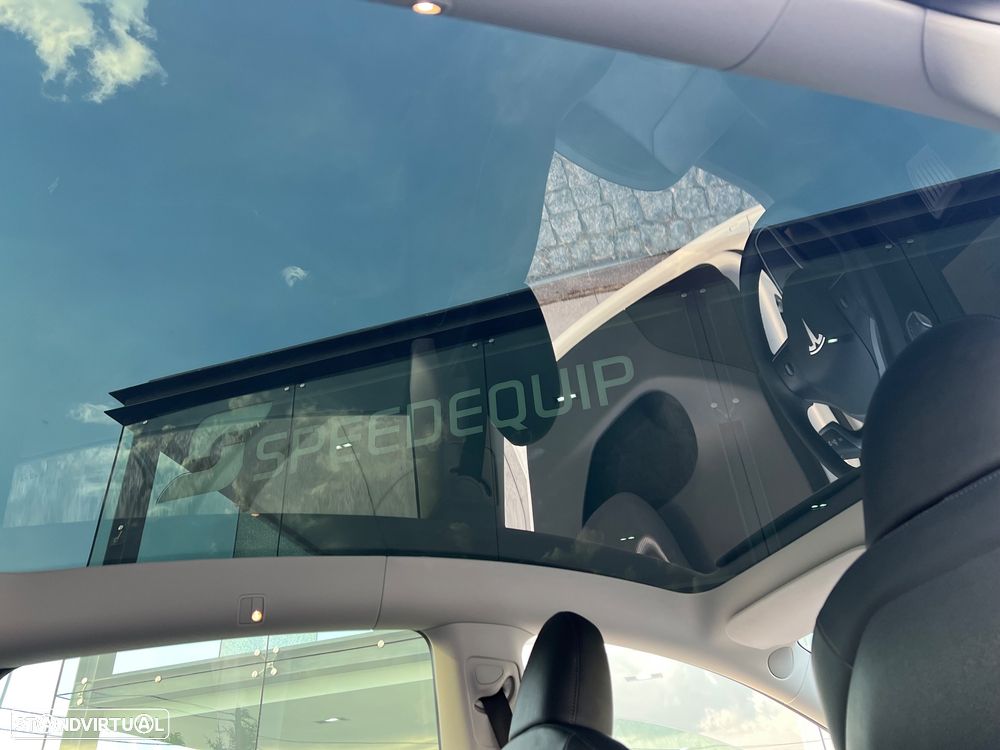 Tesla Model Y Standard RWD - 18