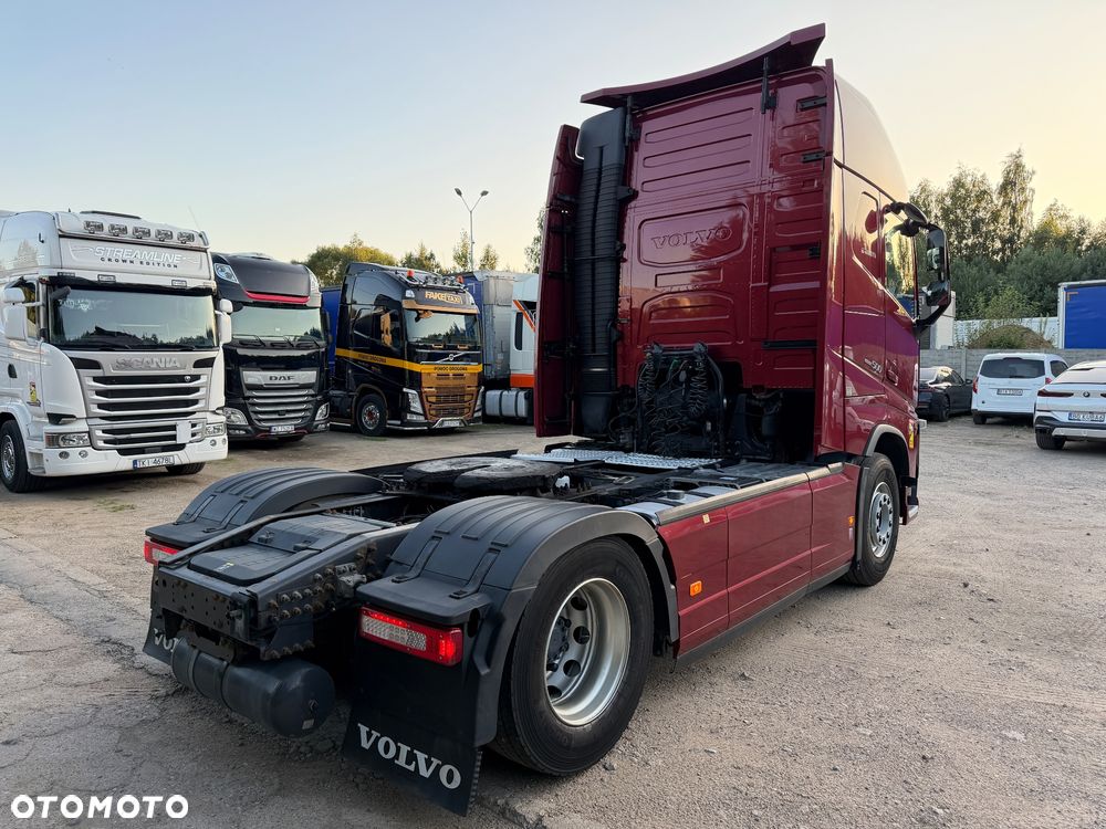 Volvo FH 500 XXL TELEWIZOR / KSENONY / FULL SPOJLERY / LAKIER METALIK / DŁUGA RAMA AKUMULATORY Z TYŁU / LAMPY LED / NAJWIĘKSZA KABINA XXL z TV / 2017 ROK !! - 5