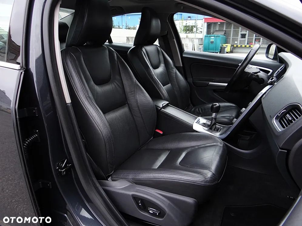 Volvo S60 D3 Summum - 34