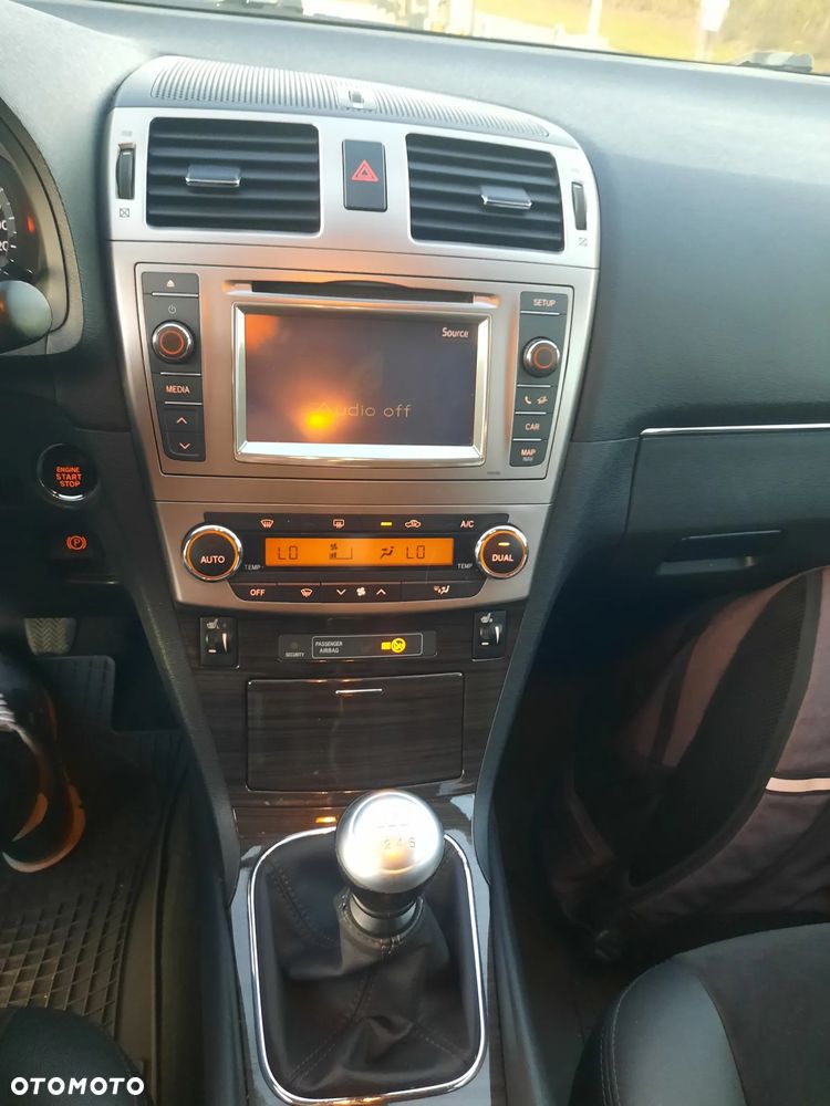 Toyota Avensis - 10