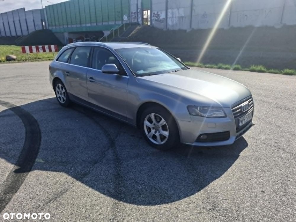 Audi A4 Avant 2.0 TDI - 8
