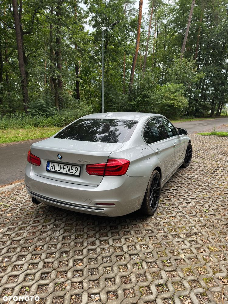 BMW Seria 3 330i Sport Line - 8