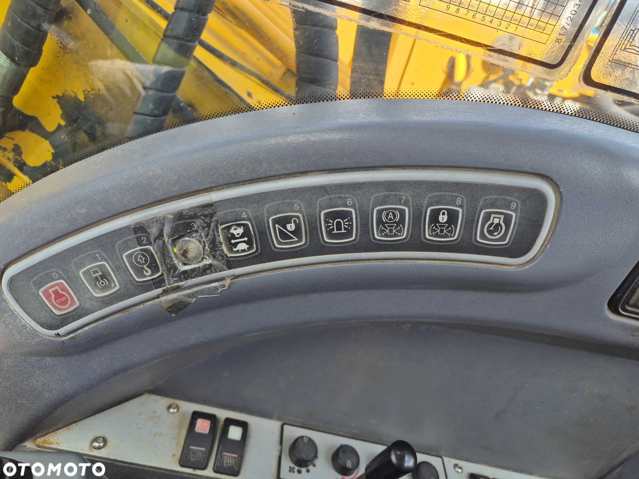 JCB JS175 W / 1 WŁ / W PEŁNI SPRAWNA / KABINA / ODNOWIONA / SERWISOWANA / 4X4 / SILNIK ISUZU / 2 ŁYZKI W ZESTAWIE! - 33