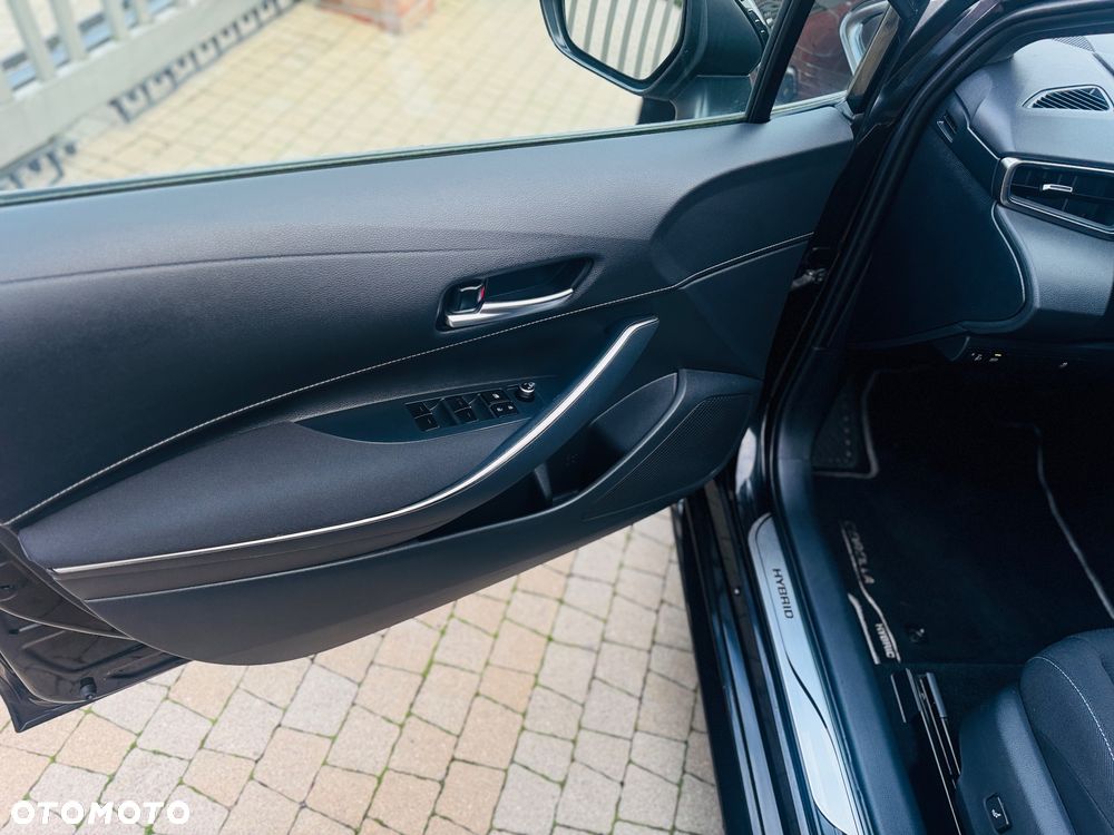 Toyota Corolla 2.0 Black&White - 22