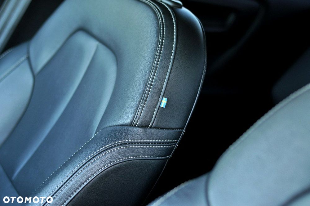 Volvo XC 40 D3 Momentum Pro - 25