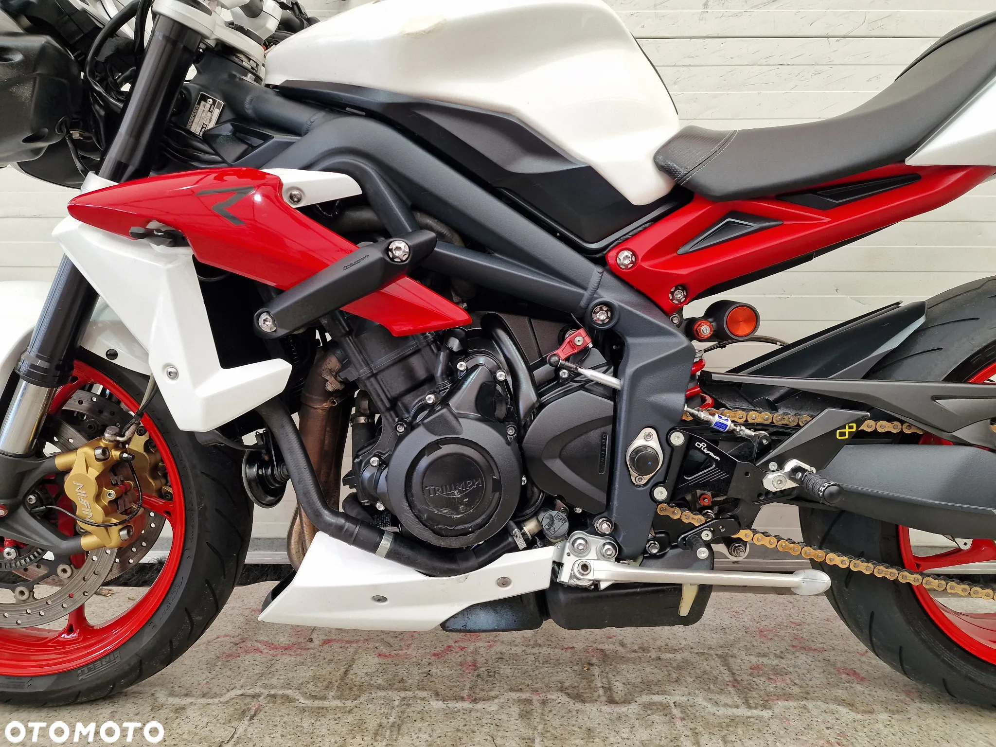 Triumph Street Triple - 10
