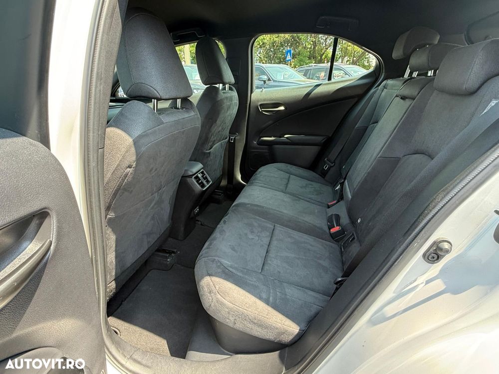 Lexus UX - 23