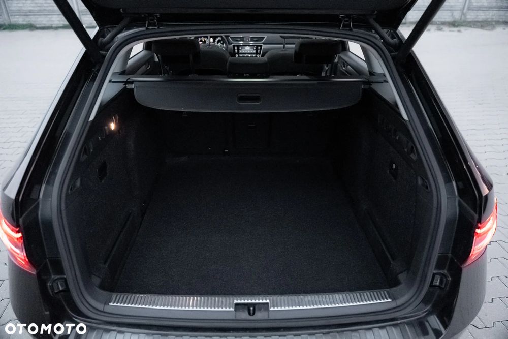 Skoda Superb 2.0 TDI L&K DSG - 33
