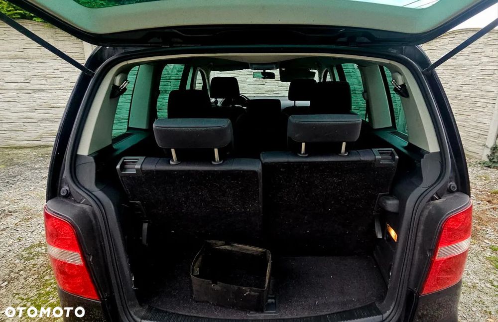 Volkswagen Touran 2.0 TDI Trendline - 8