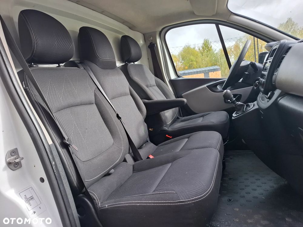 Renault TRAFIC VAT-1*KLIMATYZACJA*PEŁEN BLASZAK ! 3-OSOBOWY BEZ Ad Blue - 16