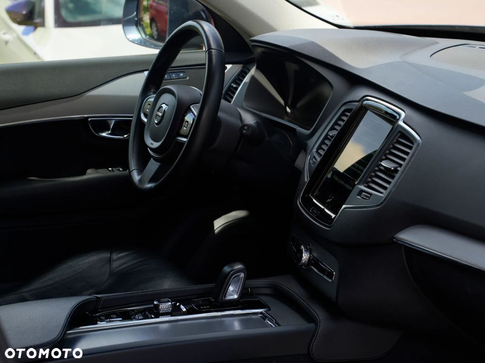 Volvo XC 90 B5 D AWD Momentum - 18