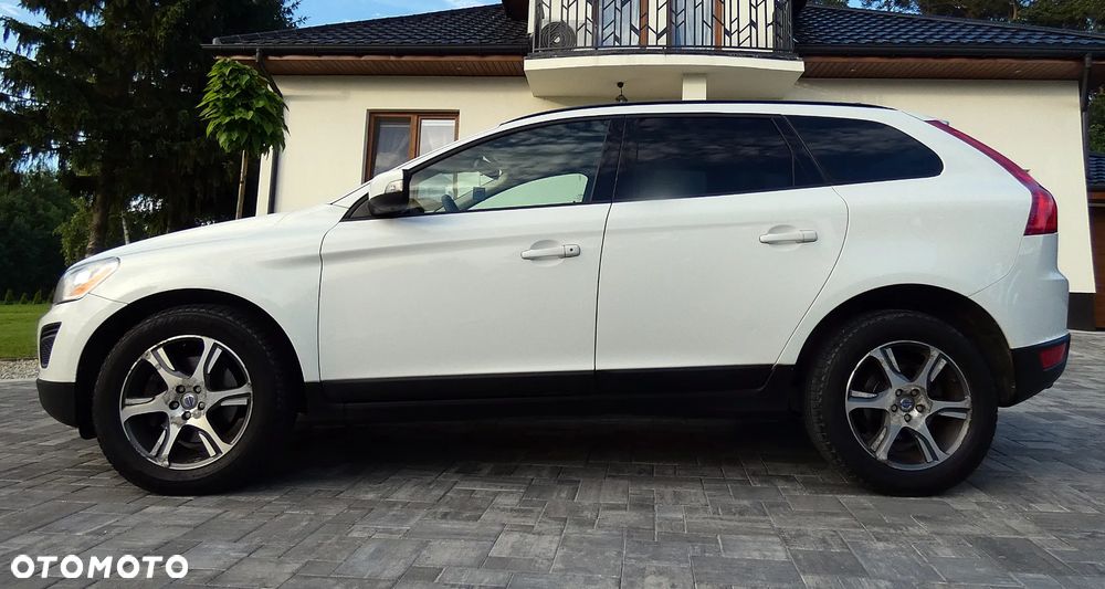 Volvo XC 60 2.4D AWD Momentum - 24