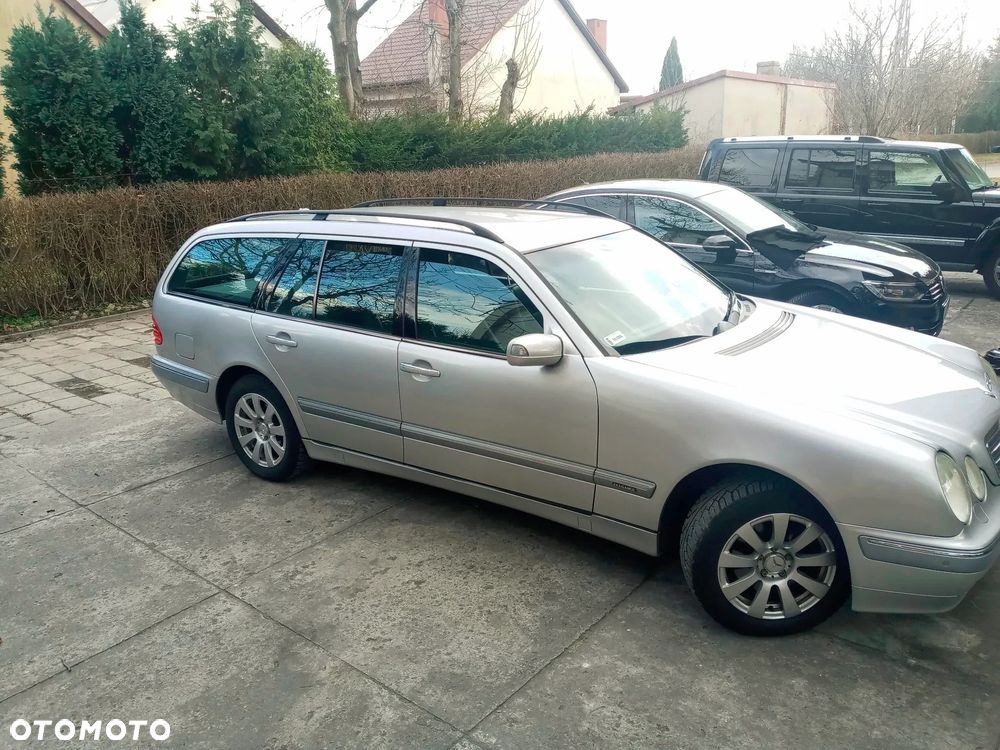 Mercedes-Benz Klasa E 320 T 4Matic Elegance - 3