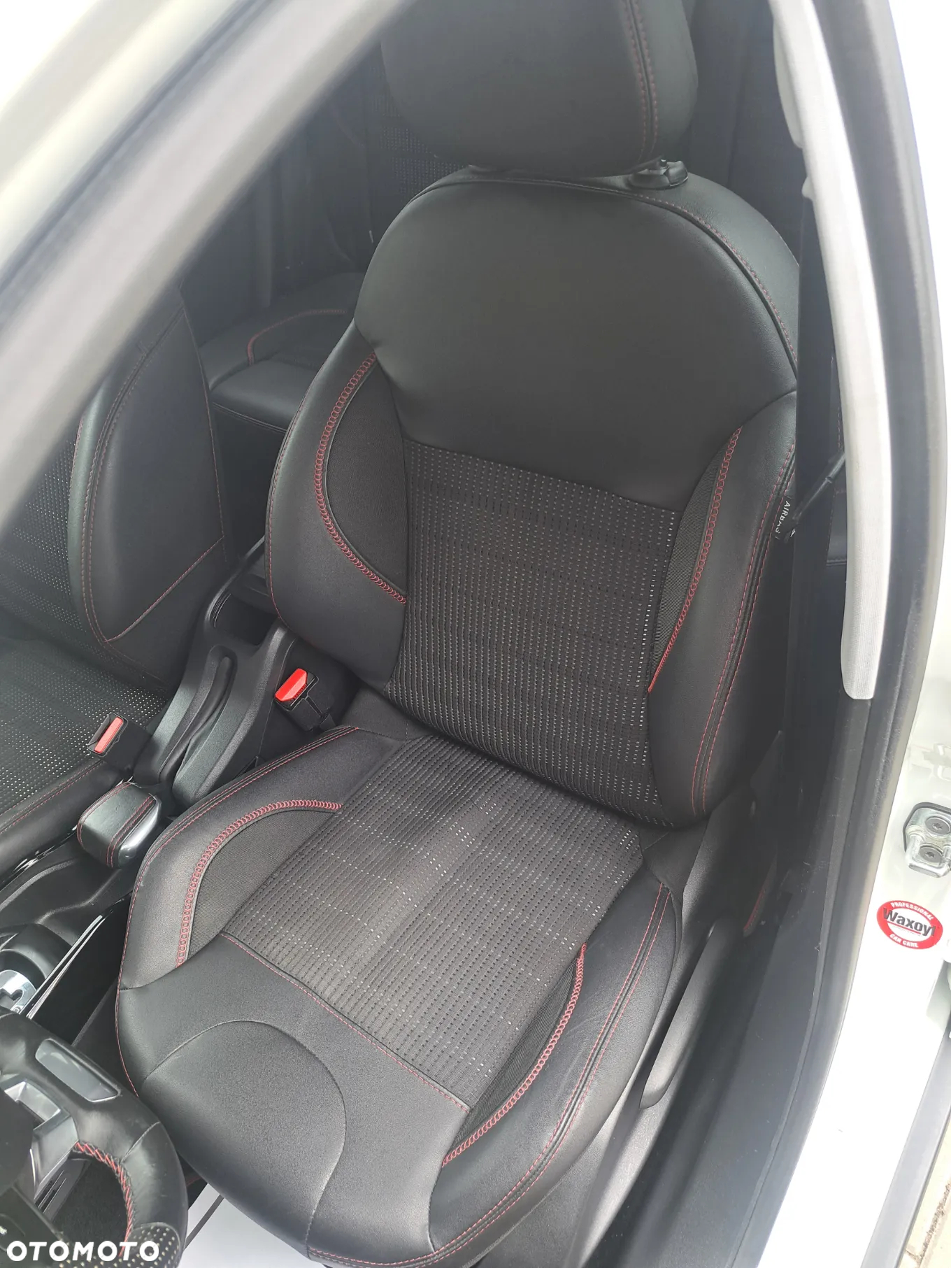 Peugeot 2008 1.2 Pure Tech Allure S&S EAT6 - 15