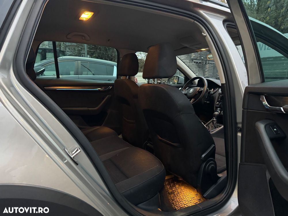 Skoda Octavia Combi Diesel 2.0 TDI 4X4 DSG Scout - 18