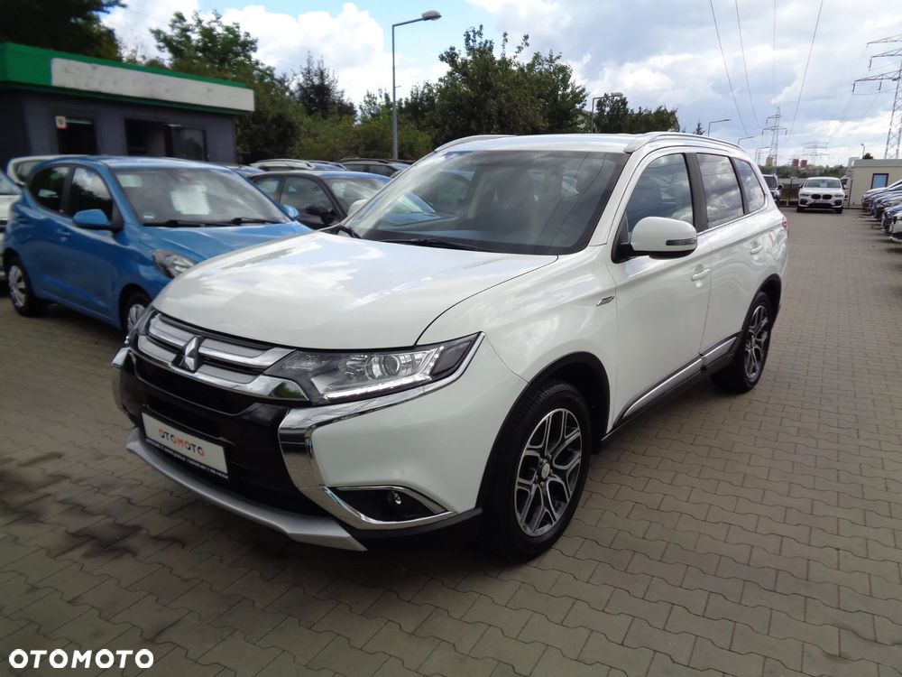Mitsubishi Outlander 2.0 2WD Diamant Edition - 2