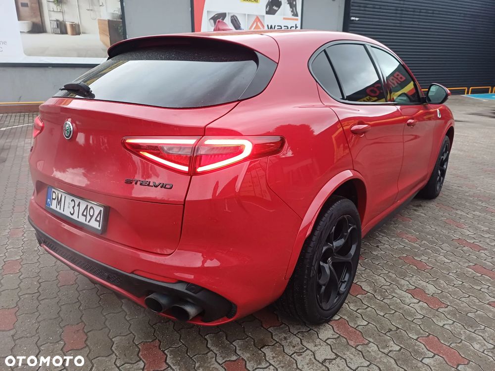 Alfa Romeo Stelvio V6 2.9 Bi-Turbo AT8-Q4 Quadrifoglio - 12