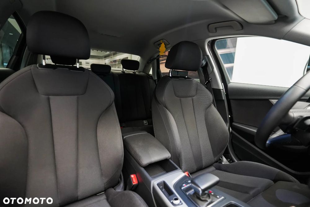 Audi A4 Limousine 40 TDI S Line S tronic - 31