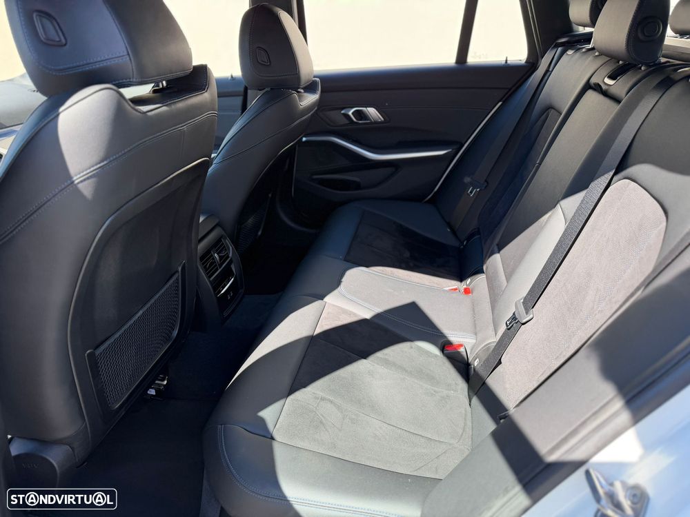 BMW 320 e Pack Desportivo M Auto - 16