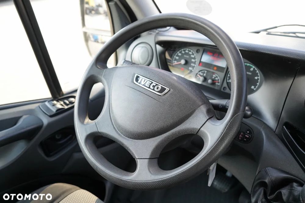 Iveco DAILY 35-130 / CHŁODNIA / AGREGAT THERMO KING / WINDA DHOLLANDIA / AUTOMAT / SPROWADZONY - 27