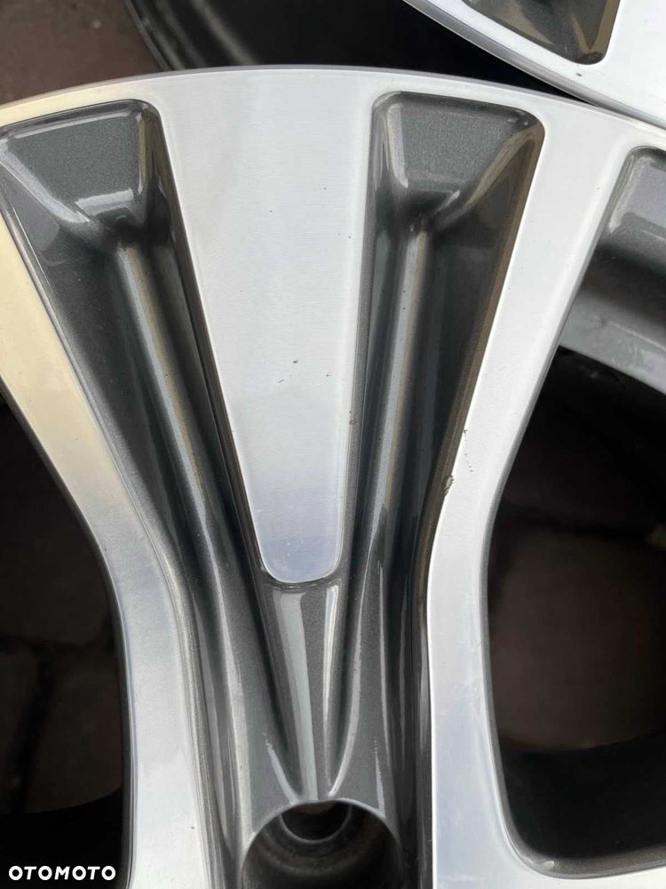 Oryginalne alufelgi Toyota 5x114,3 17 cali CZUJNIKI RAV4 BICOLOR - 11