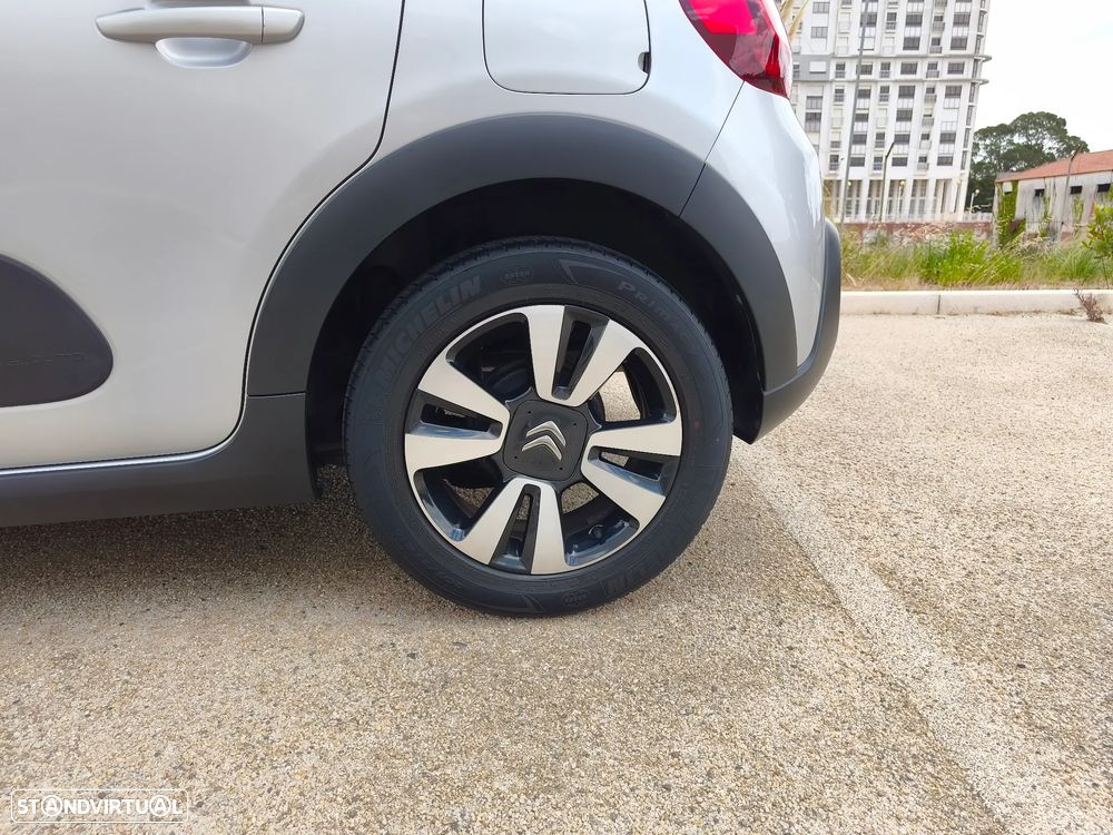 Citroën C3 1.2 PureTech Shine - 18