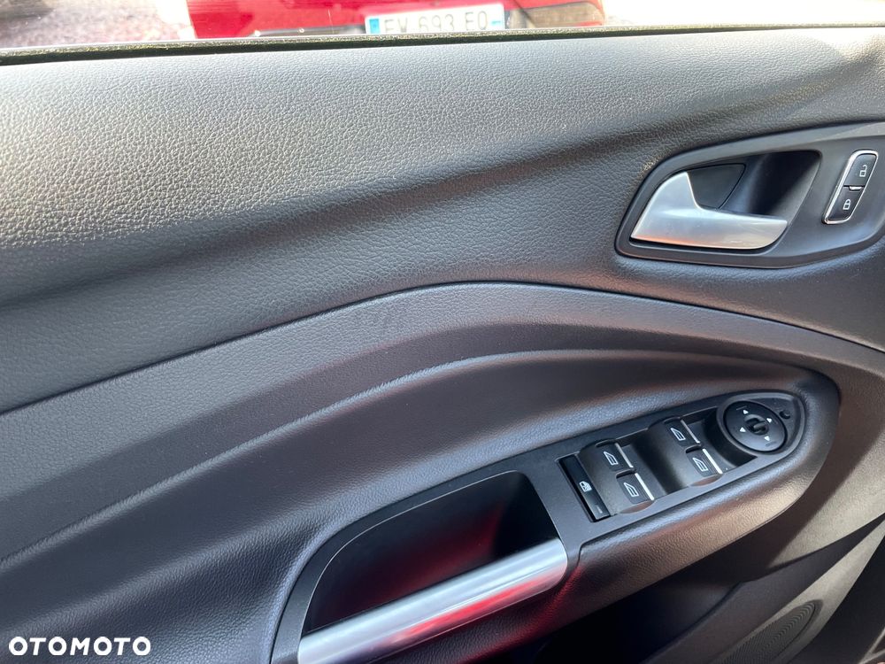 Ford Kuga 2.0 TDCi 2x4 Titanium - 28