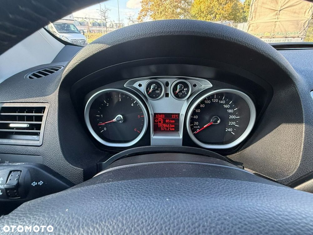 Ford Kuga - 10