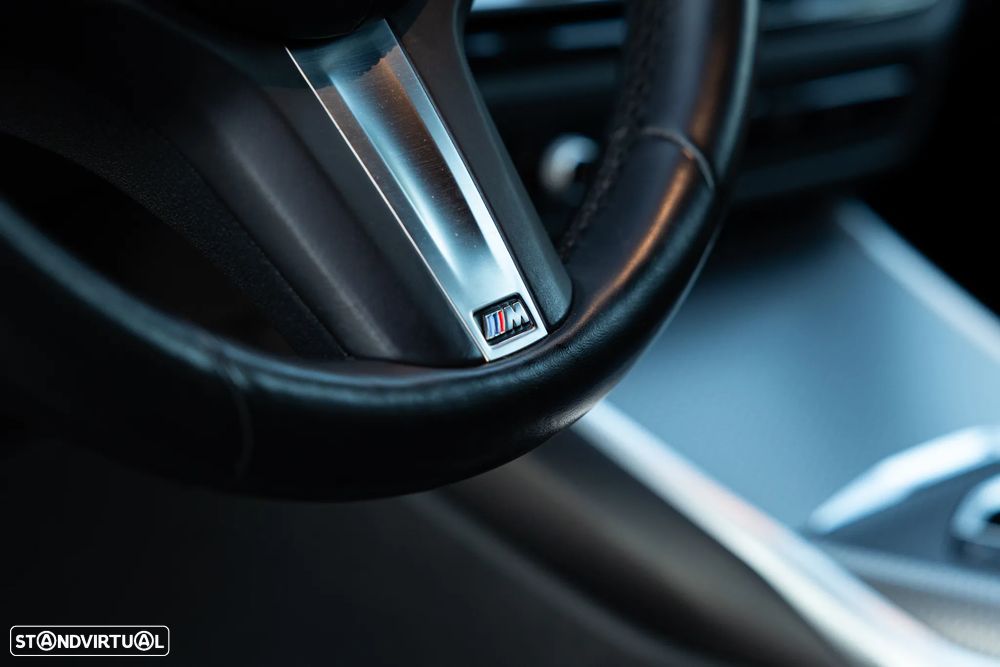 BMW 320 d Pack Desportivo M Auto - 19