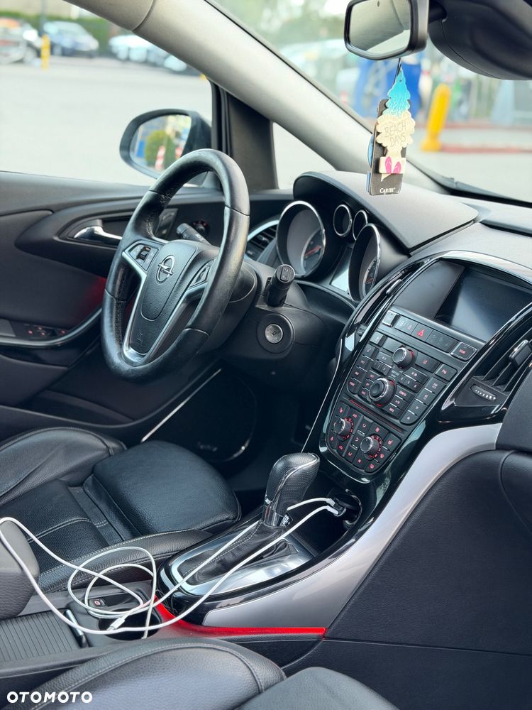Opel Astra 2.0 CDTI Cosmo - 11